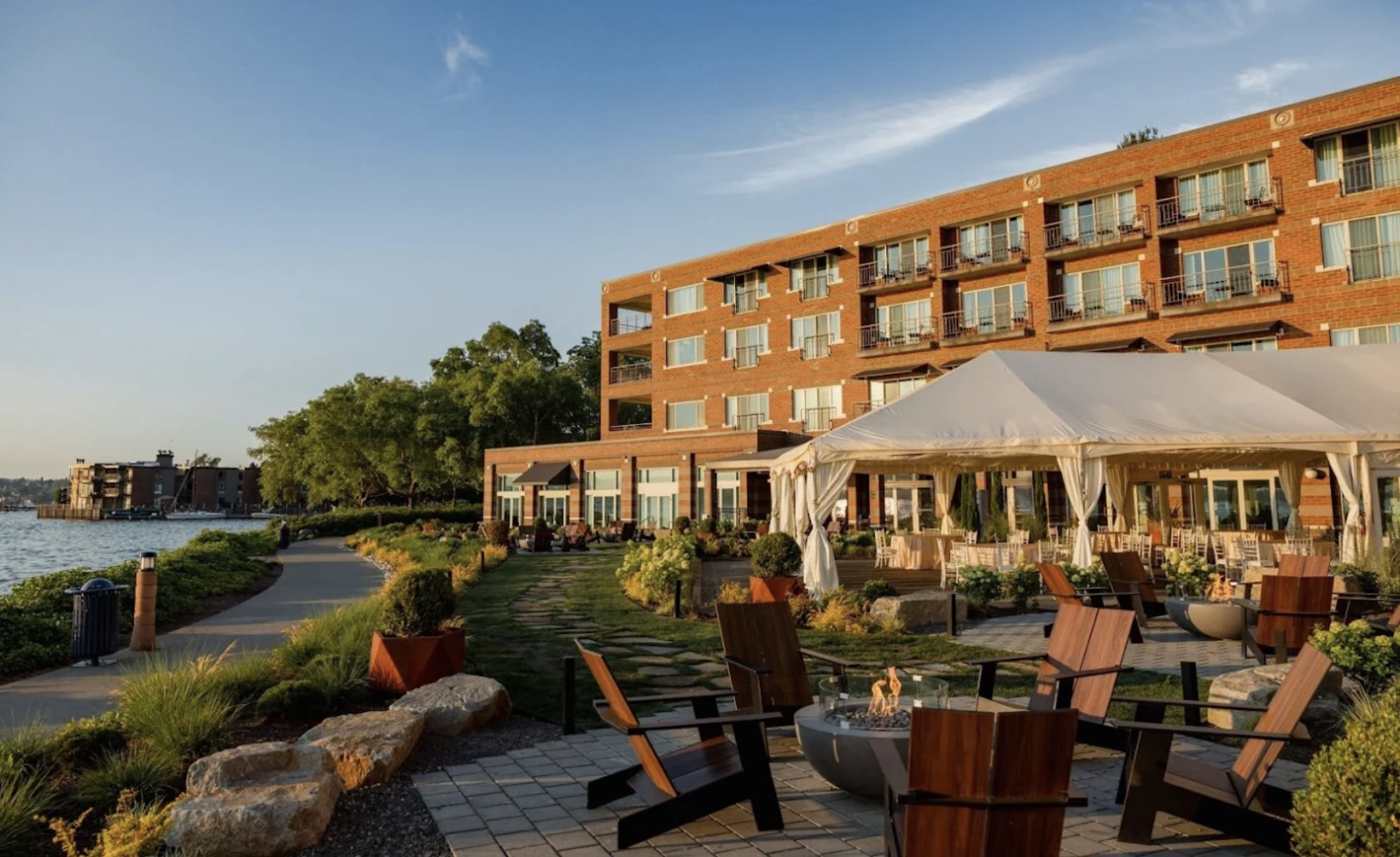 Woodmark Hotel